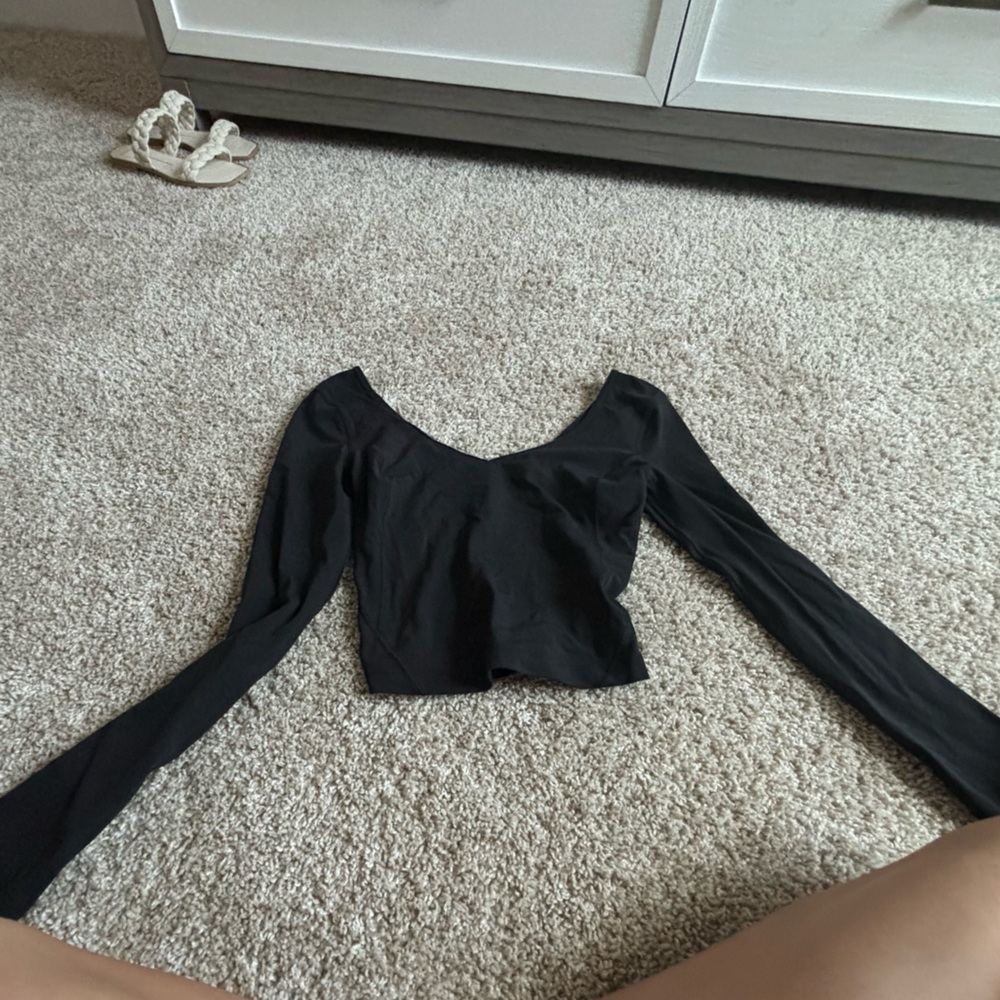 black lulu long sleeve size 2 worn once